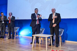 Teodomiro López y Eugenio Luque. Entrega de la distinción "Oikonomos" de la Facultad de Ciencias Económicas y Empresariales de la Universidad de Málaga. Paraninfo. Diciembre de 2024