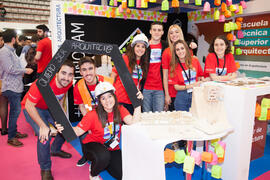 Estand de la Escuela Técnica Superior de Arquitectura. Jornadas de Puertas Abiertas de la Universidad de Málaga. Complejo Polideportivo Universitario. Abril de 2016