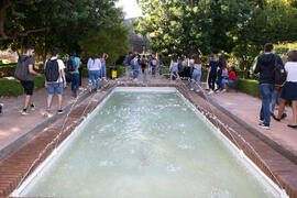 Alumnas y alumnos acuden al III Encuentro de Bienvenida para los participantes del "Buddy Program". Jardín Botánico. Octubre de 2019