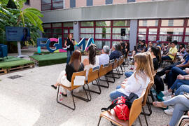 Inmaculada Postigo presenta "Dialogando" con Clara Jiménez. Facultad de Ciencias de la Comunicación. Mayo de 2019