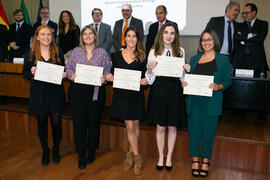 Entrega de diplomas a los mejores expedientes. III Encuentro "10Graduadxs10". Facultad de Ciencias Económicas y Empresariales. Noviembre de 2019