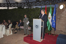Cena de gala con motivo al homenaje para los jubilados y personal que cumple 25 años de servicio en la Universidad de Málaga. Jardín Botánico. Junio de 2010