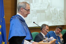 Eduardo Rodríguez Bejarano en la investidura como Doctor "Honoris Causa" de Hans-Dieter Wienberg por la Facultad de Ciencias de la Universidad de Málaga. Rectorado. Mayo de 2016