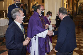 Entrega de medalla de la Cofradía de los Estudiantes. Misa de Lunes Santo. Iglesia de San Agustín. Abril de 2022