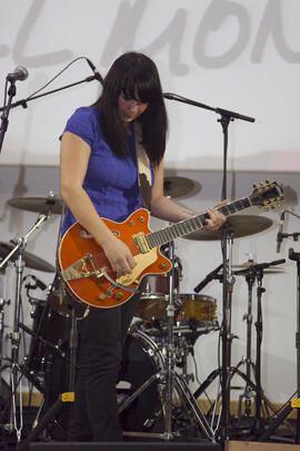 Presentación de videoclip y concierto del taller "1+1 Fusión Cultural Atalaya, 2ª Fase" por la Universidad de Málaga. Paraninfo. Abril de 2010