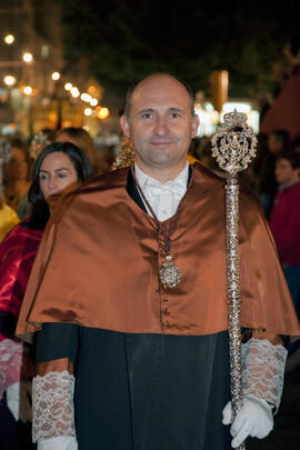 Representante de la Universidad de Málaga en el desfile procesional de la Hermandad de los Estudiantes. Abril de 2014