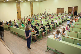 Examen en el aula Magna de la Facultad de Económicas y Empresariales. Olimpiada Española de Economía, Fase Nacional. Málaga. Junio de 2015