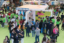 Estand de las Escuelas de Ingenierías Industriales y de la Escuela de Ingeniería Informática. Jornadas de Puertas Abiertas de la Universidad de Málaga. Complejo Polideportivo Universitario. Abril de 2018