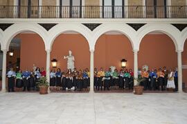 Foto de grupo previa a la Apertura del Curso Académico 2022/2023 de la Universidad de Sevilla y e...
