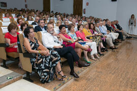 Asistentes al acto de graduación y clausura del curso del Aula de Mayores de la Universidad de Málaga. Paraninfo. Junio de 2017