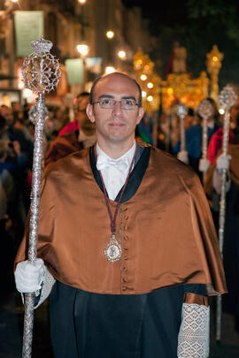 Representante de la Universidad de Málaga en el desfile procesional de la Hermandad de los Estudiantes. Abril de 2014