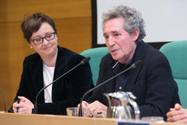 Conferencia de Miguel Ríos "La música como testimonio de la Transición" del ciclo "Historia, documentos y sociedad". Edificio del Rectorado. Abril de 2019