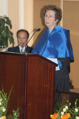 Investidura como Doctor "Honoris Causa" de D.ª Margarita Salas Falgueras por la Universidad de Málaga. Facultad de Medicina. Octubre de 2009