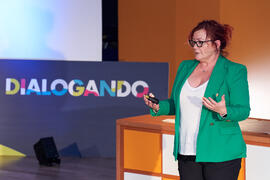 Conferencia "Dialogando" con Clara Grima. Escuela de Ingenierías Industriales de la Universidad de Málaga. Mayo de 2024